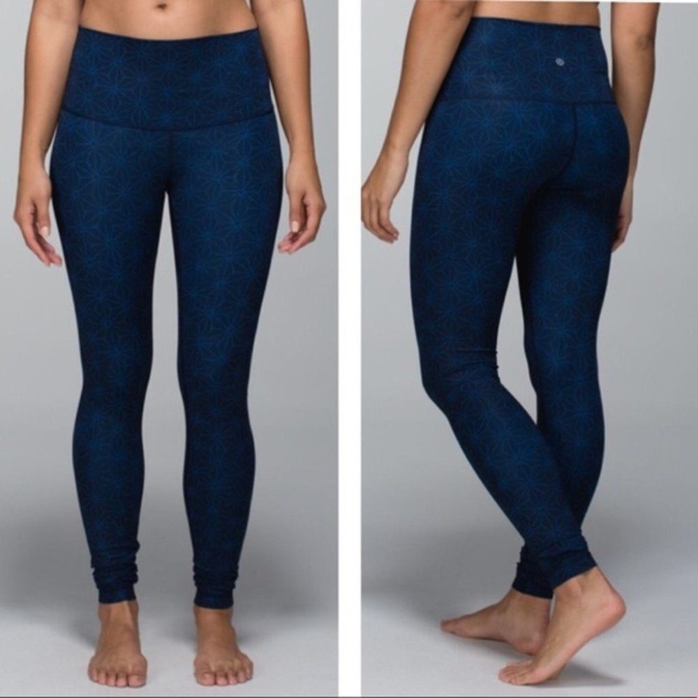 Lululemon size 4 Blue Star Roll Down Wunder Under Full Length Leggings